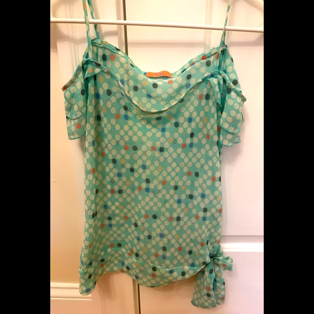 Forever 21 top open shoulder. Worn once.